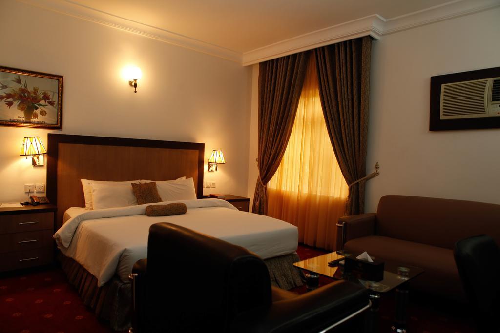 Immaculate Suites And Apartments Mobushipe Номер фото