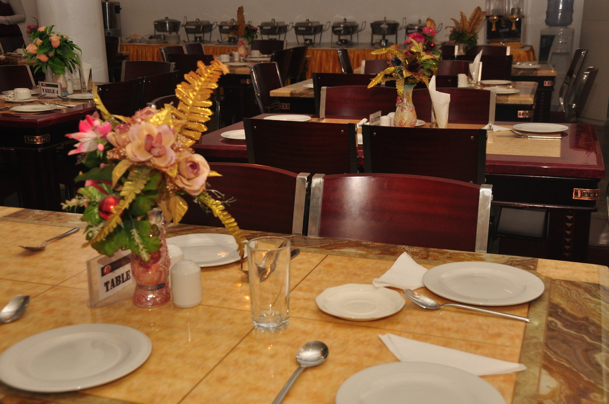 Immaculate Suites And Apartments Mobushipe Экстерьер фото